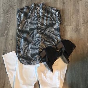 Gap palm print blouse 🌷🌷